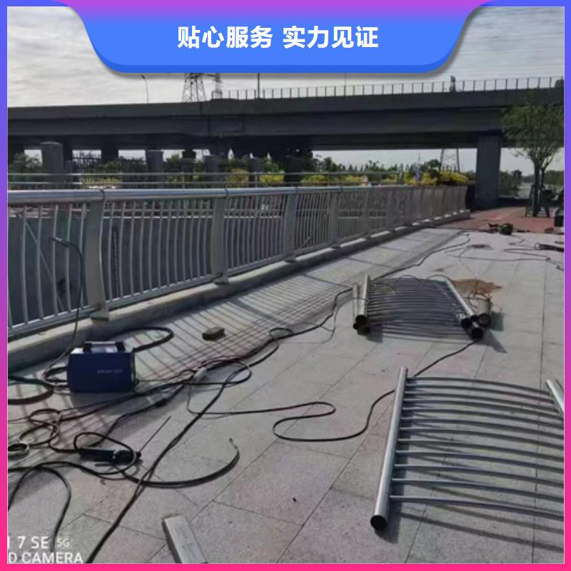 公路防撞護欄優(yōu)良品質(zhì)