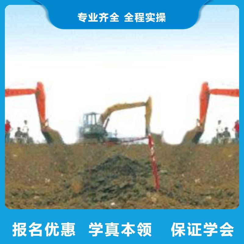 哪里有塔吊叉車駕駛學(xué)校來虎振學(xué)?？孔V
