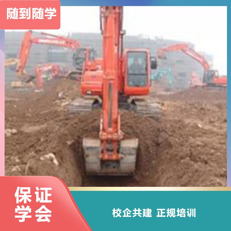 哪個(gè)技校能學(xué)塔吊叉車(chē)駕駛專(zhuān)業(yè)學(xué)塔吊叉車(chē)的駕校