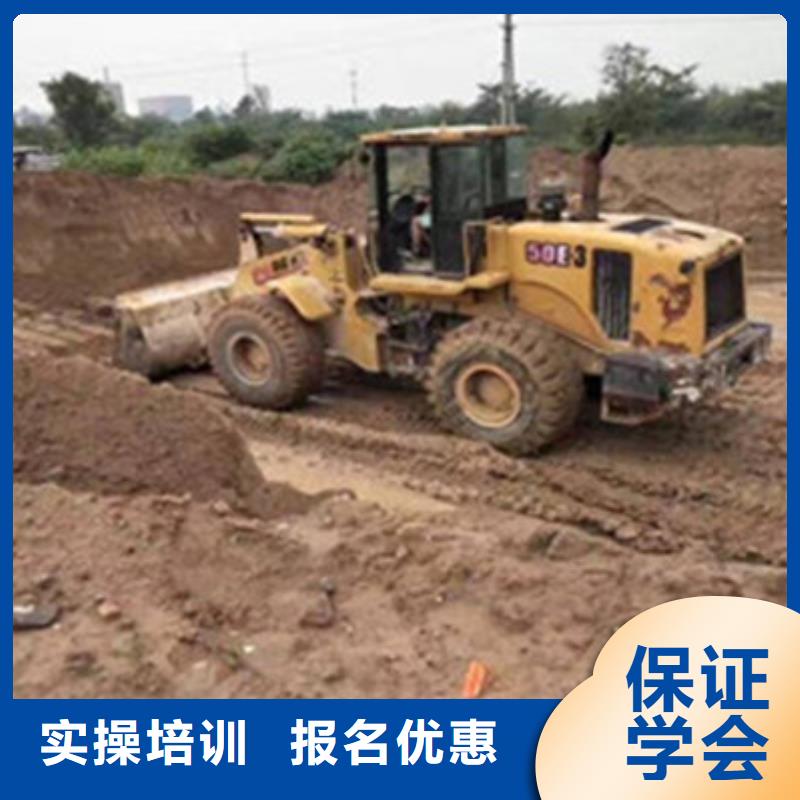 叉車司機培訓(xùn)學(xué)校哪家好塔吊叉車考證培訓(xùn)班