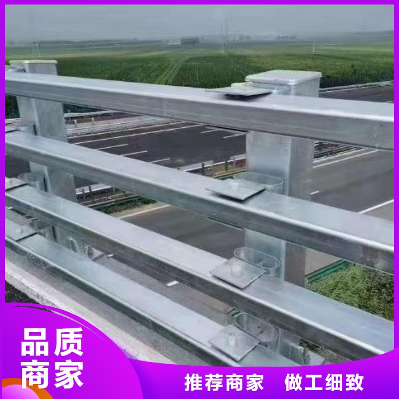 護欄_不銹鋼欄桿當(dāng)?shù)貜S家值得信賴