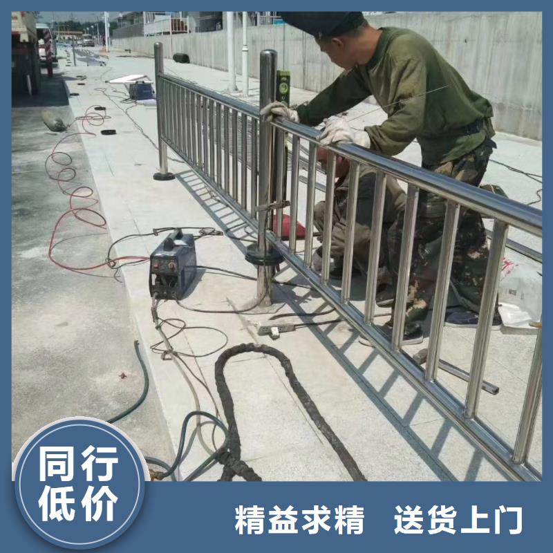 護(hù)欄防撞欄桿大廠家實(shí)力看得見