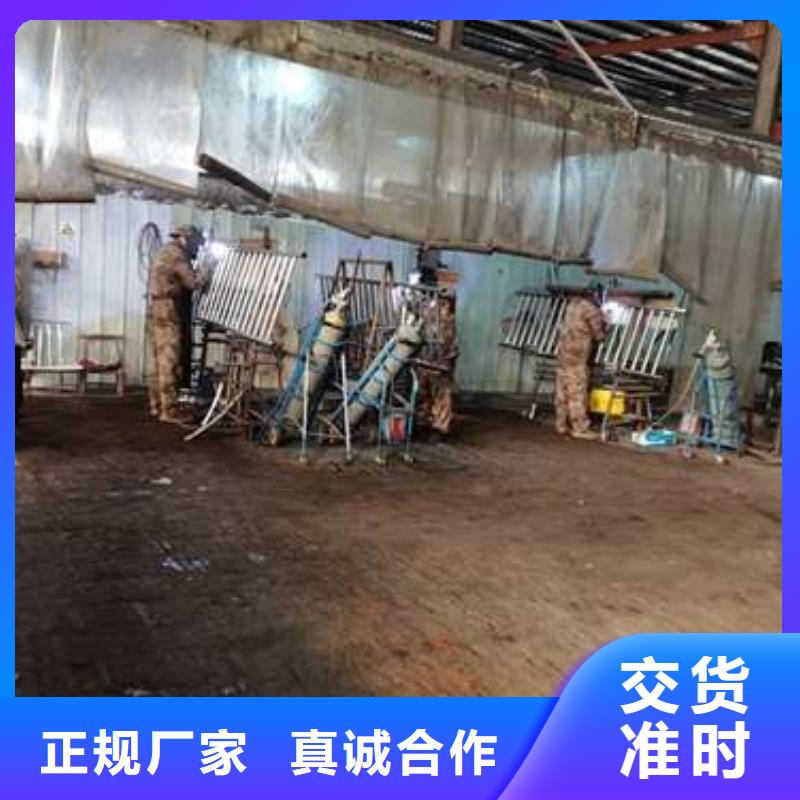 公路防撞护栏厂家找鑫润通不锈钢制品有限公司