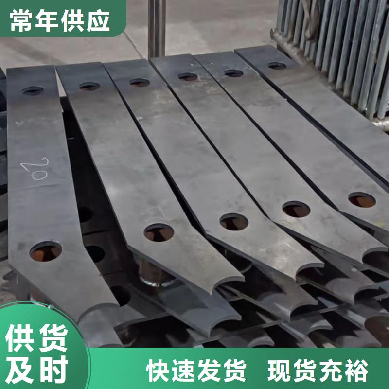 不銹鋼復(fù)合管道路護欄廠家服務(wù)至上