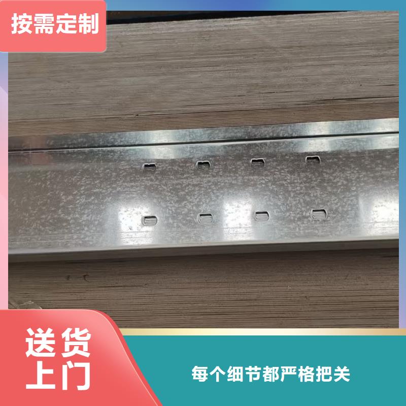 彩鋼瓦 螺旋鋼管海量現(xiàn)貨