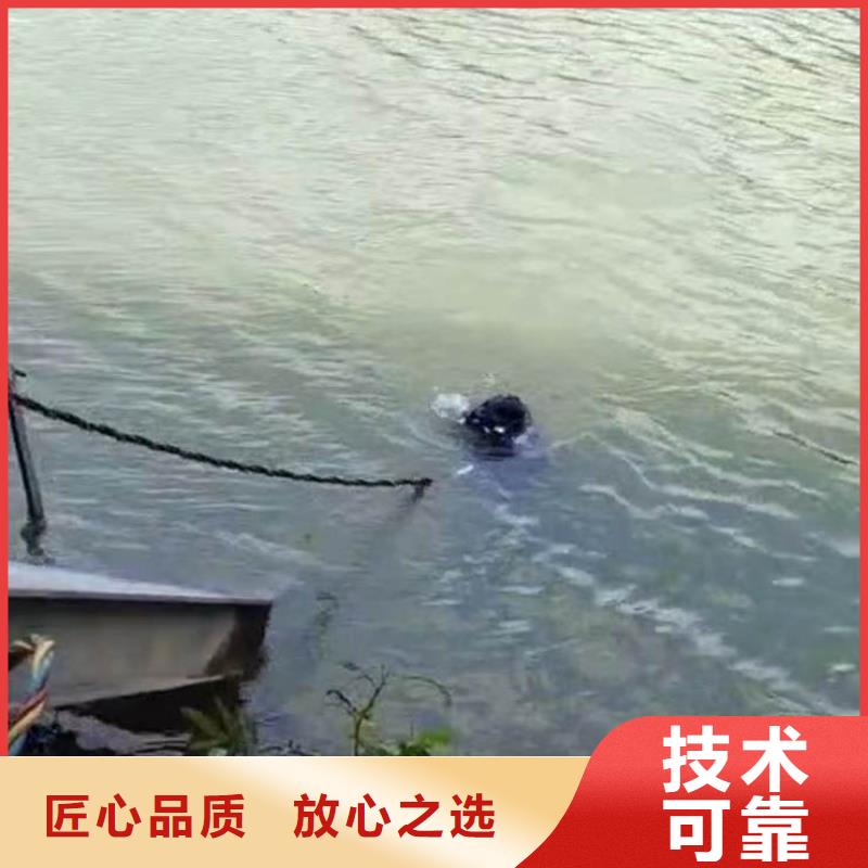 水上浮吊船技術(shù)精湛
