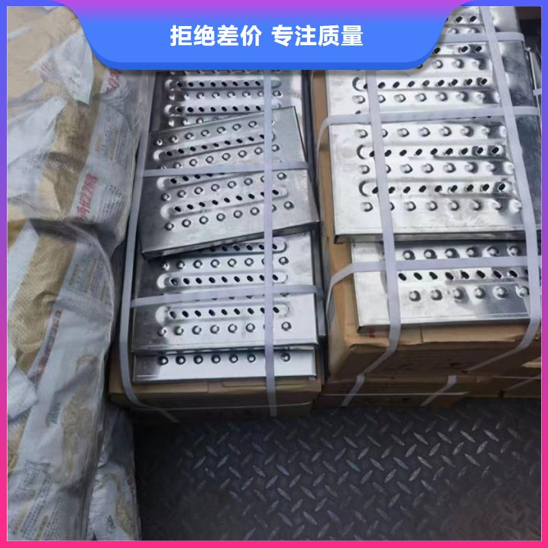 不銹鋼井蓋,不銹鋼格柵板多種規(guī)格供您選擇