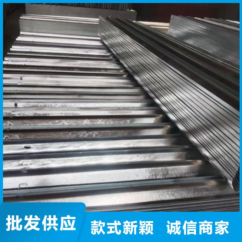 波形護欄-波形梁鋼護欄板多家倉庫發(fā)貨