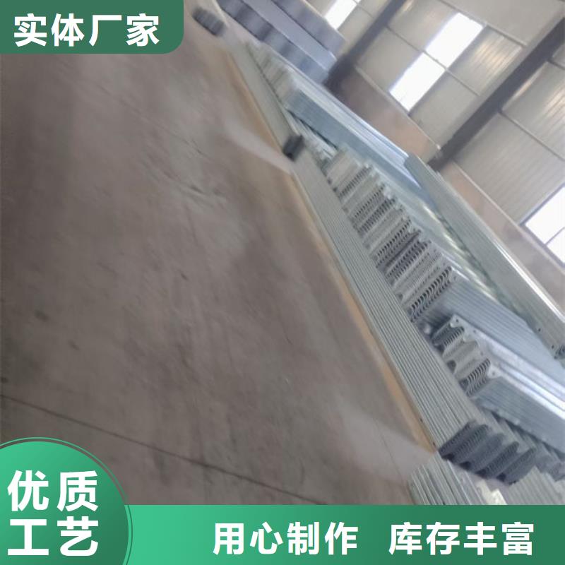 波形護(hù)欄,波形梁鋼護(hù)欄專注品質(zhì)