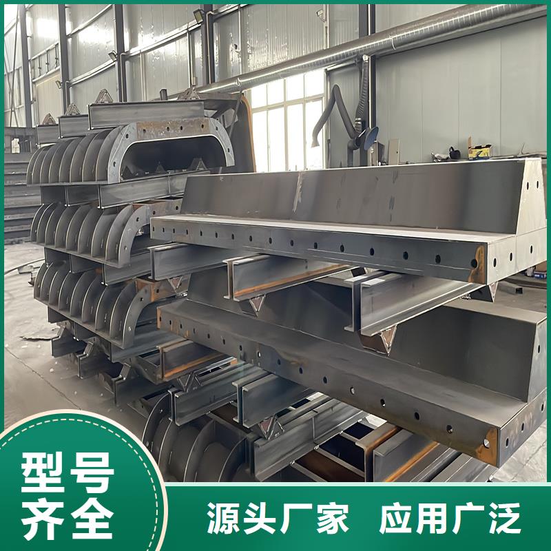 橋梁墩柱模具分片式橋梁立柱模具出廠嚴(yán)格質(zhì)檢