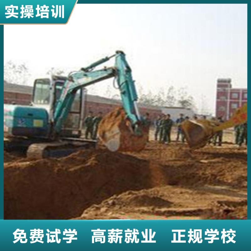 叉車實(shí)訓(xùn)場地天天實(shí)車練習(xí)