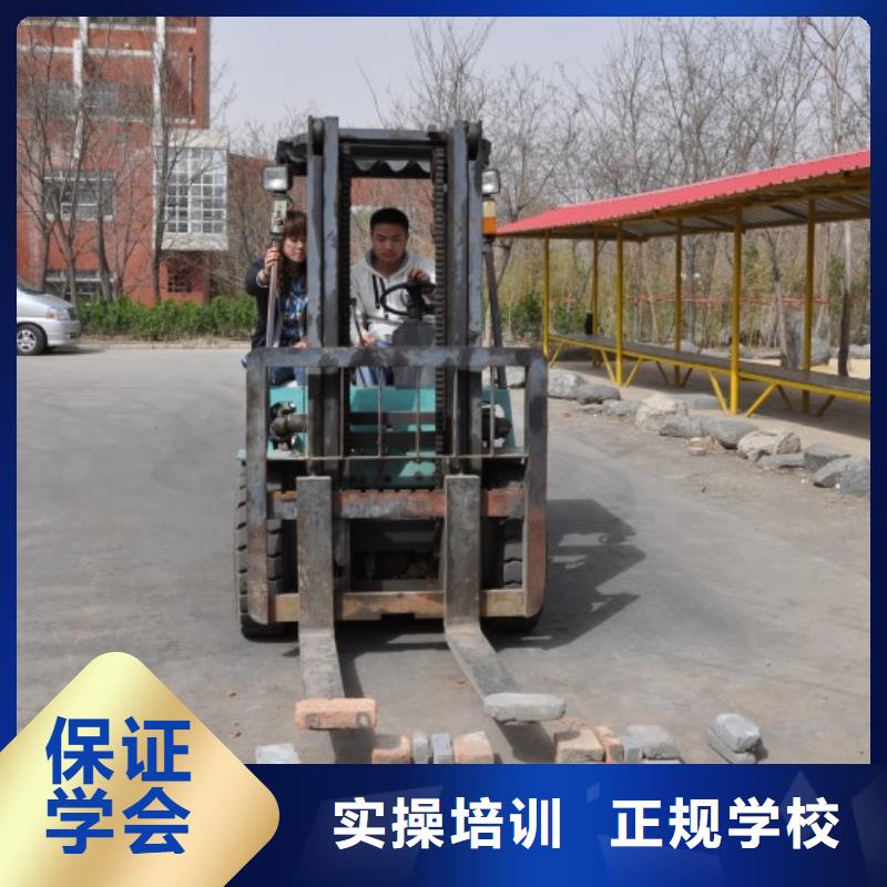 學挖掘機有前途嗎就業(yè)前景好