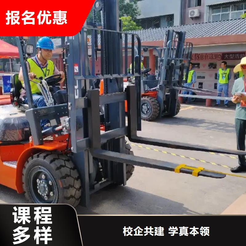 學挖掘機有前途嗎就業(yè)前景好