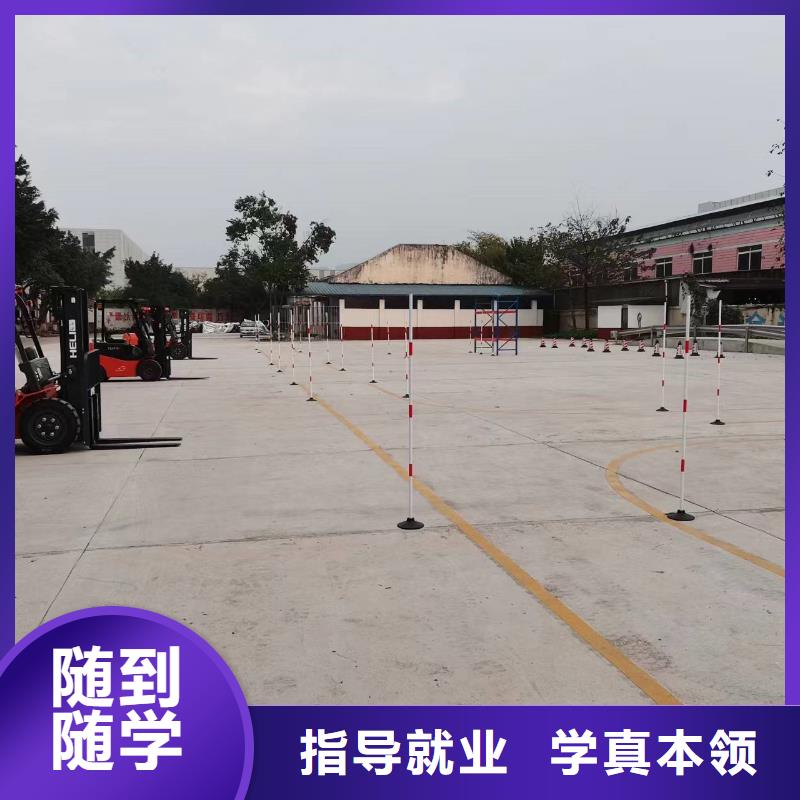 學挖掘機有前途嗎就業(yè)前景好