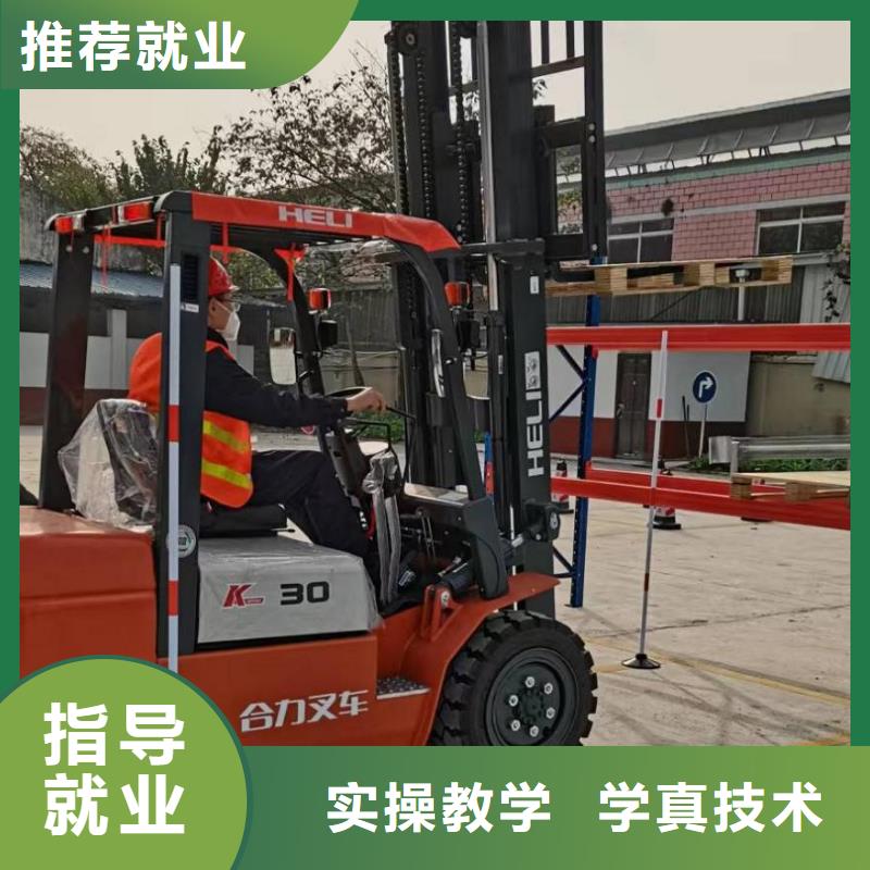 挖掘機司機工資多少就業(yè)不擔心